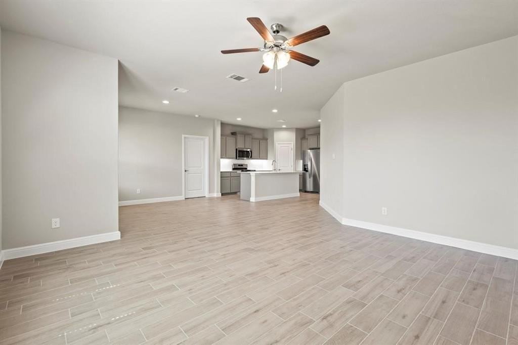 225 Roundstone Rd - Photo 5 of 22