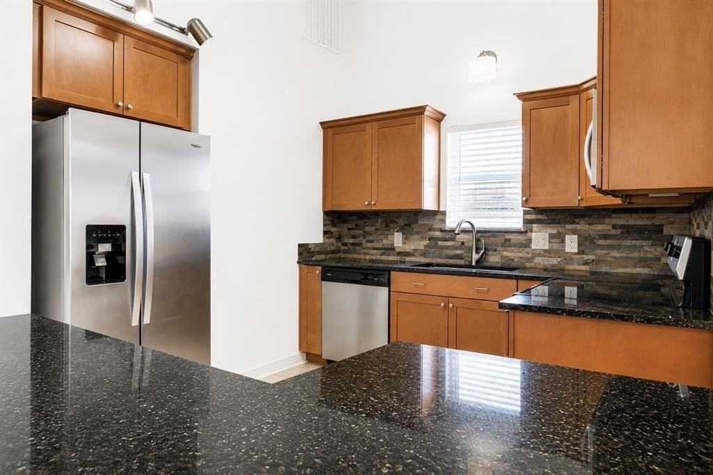 2811 Ravens Ct - Photo 7 of 15