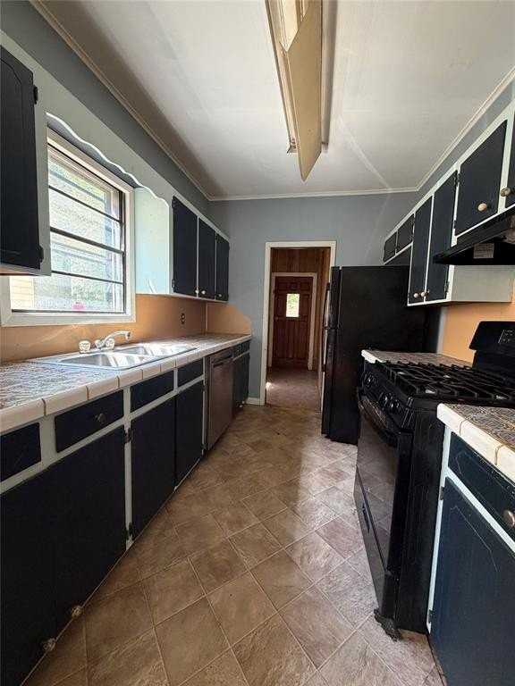 708 College St - Photo 3 of 9