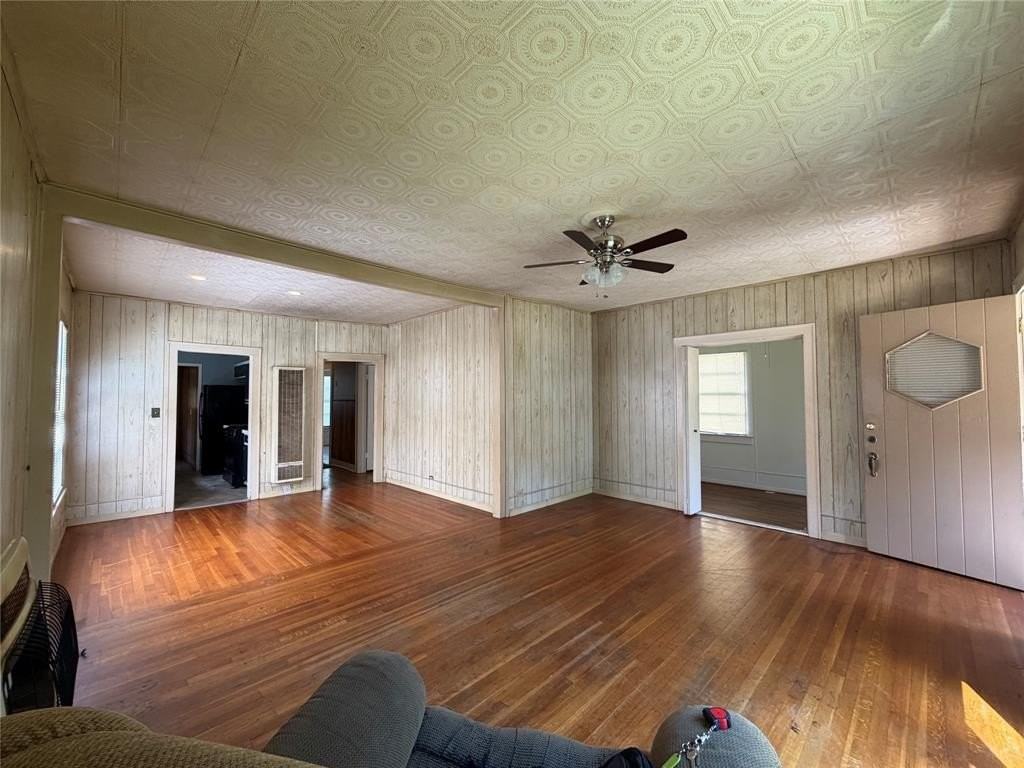 708 College St - Photo 4 of 9