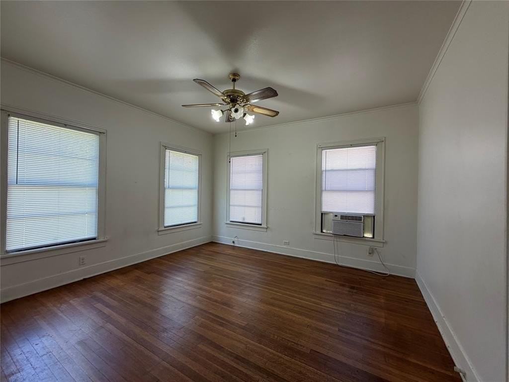 708 College St - Photo 5 of 9