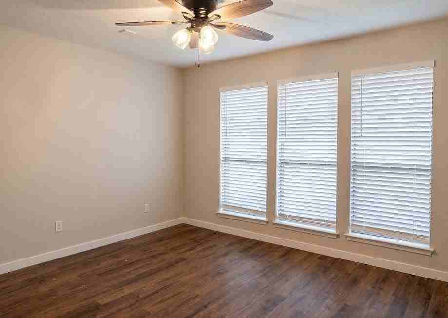 728 Cory St - Photo 7 of 16