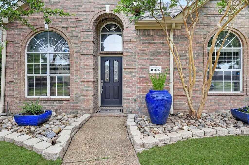 8104 Springmoss Dr - Photo 2 of 28