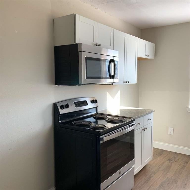 313 N Church St - Photo 4 of 11
