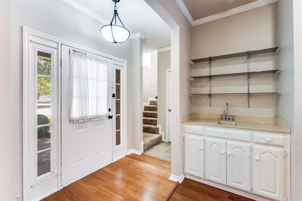 148 Cobblestone Row - Photo 4 of 37