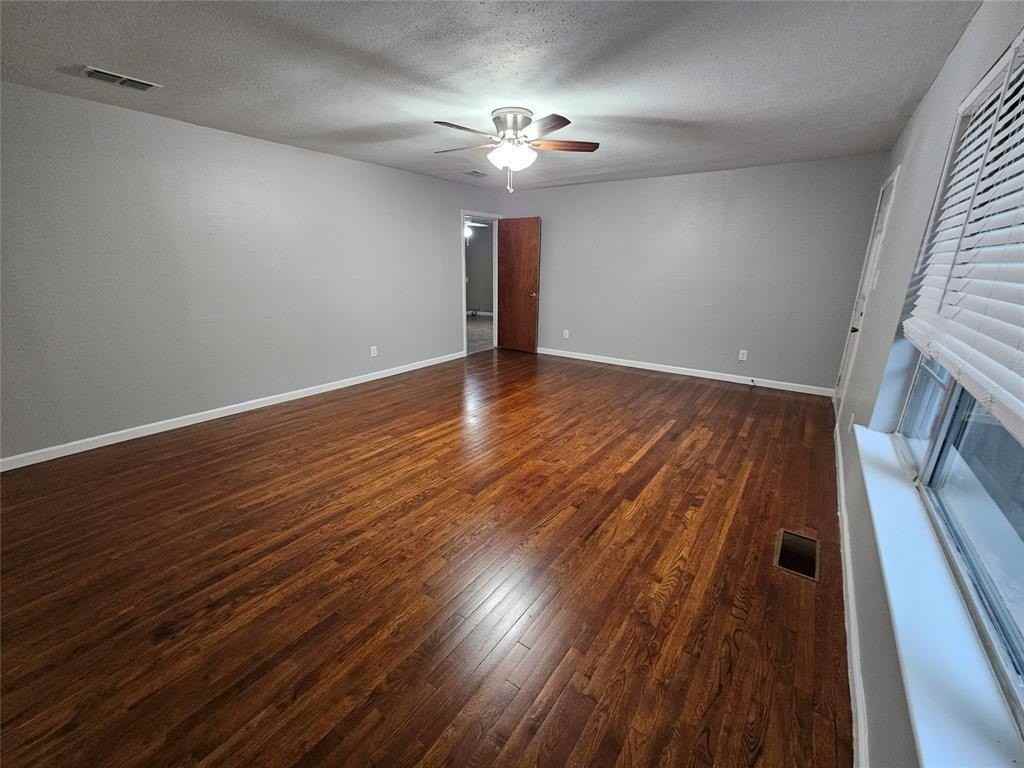 804 Cedar St - Photo 2 of 15