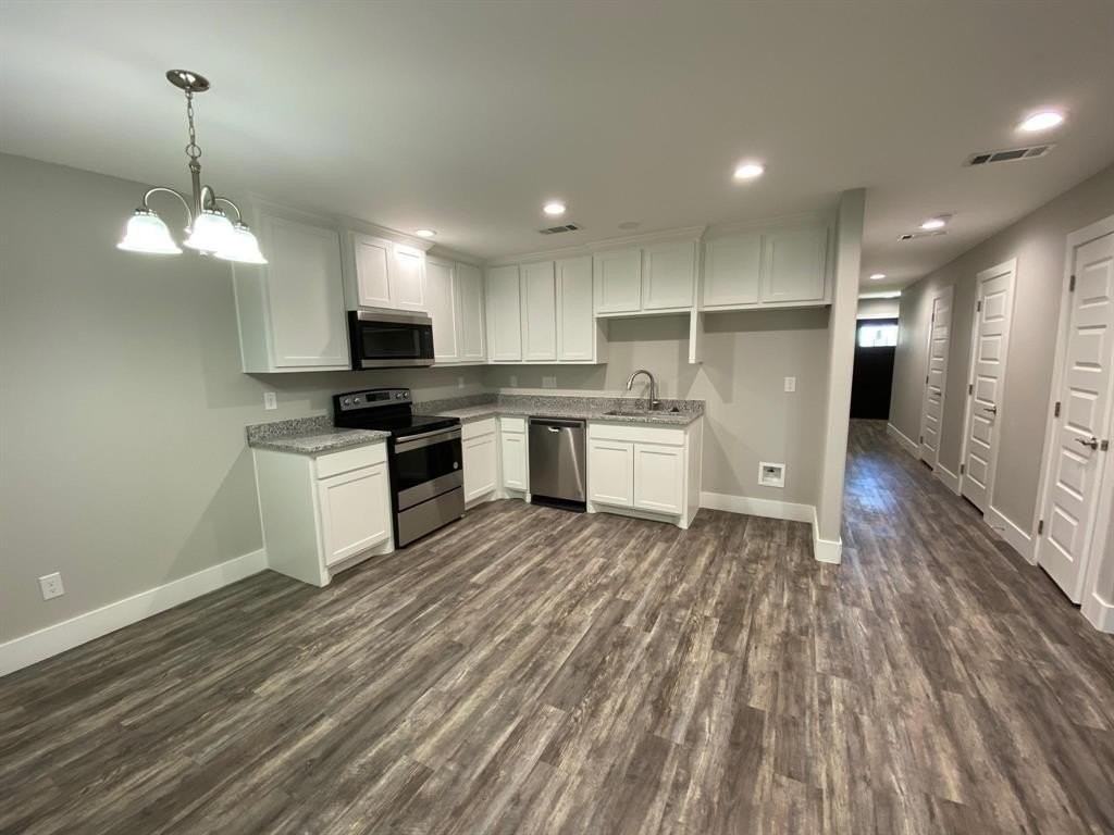 411 S Fannin Ave #411 - Photo 2 of 22