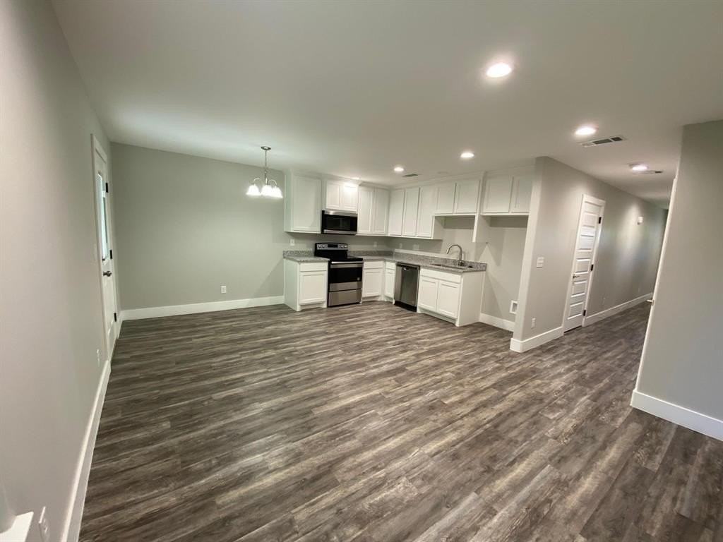 411 S Fannin Ave #411 - Photo 3 of 22