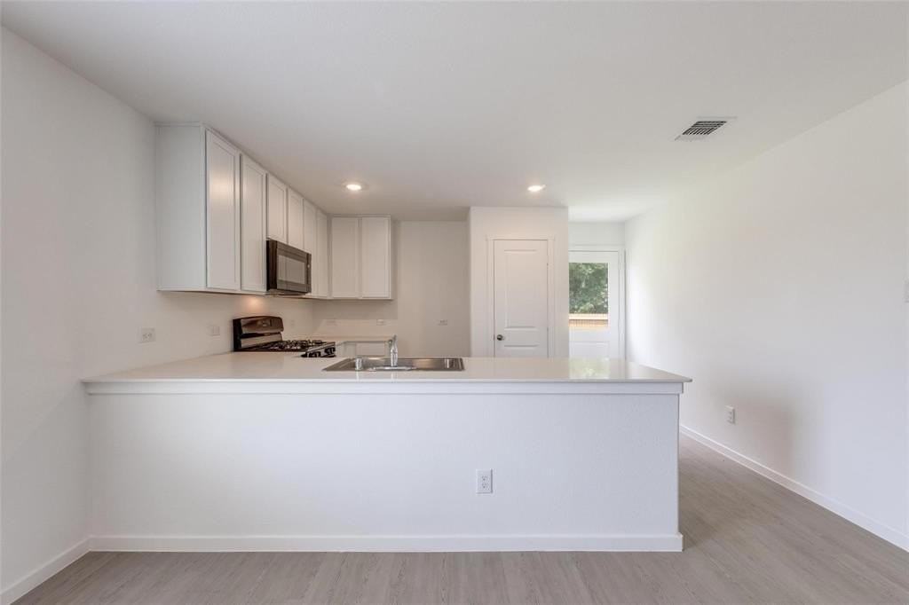 1301 Salton Ln - Photo 3 of 12