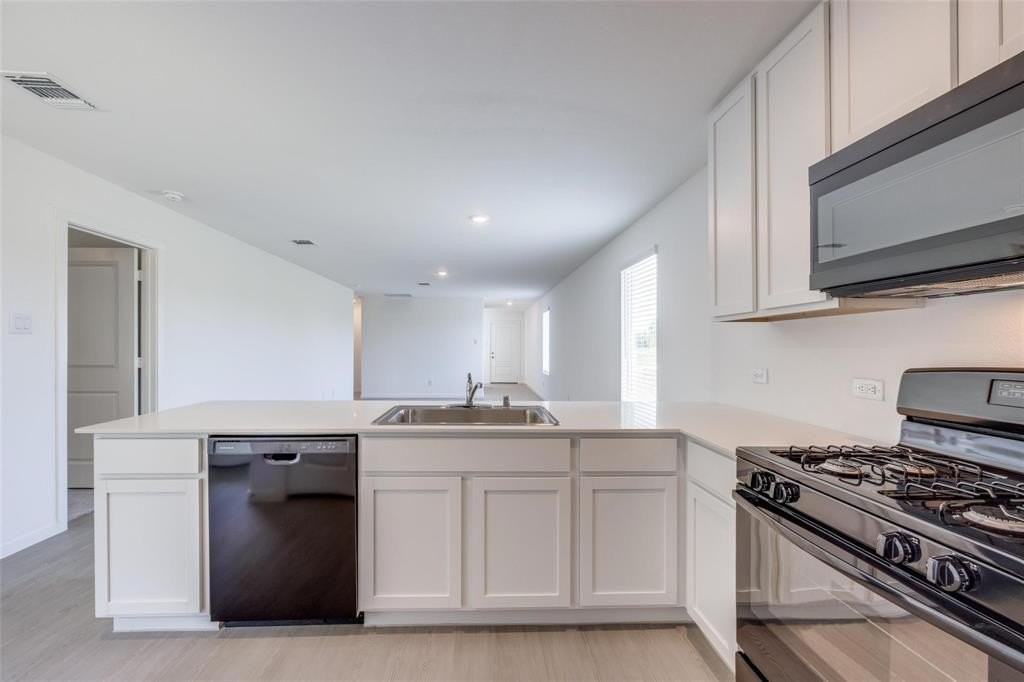 1301 Salton Ln - Photo 4 of 12