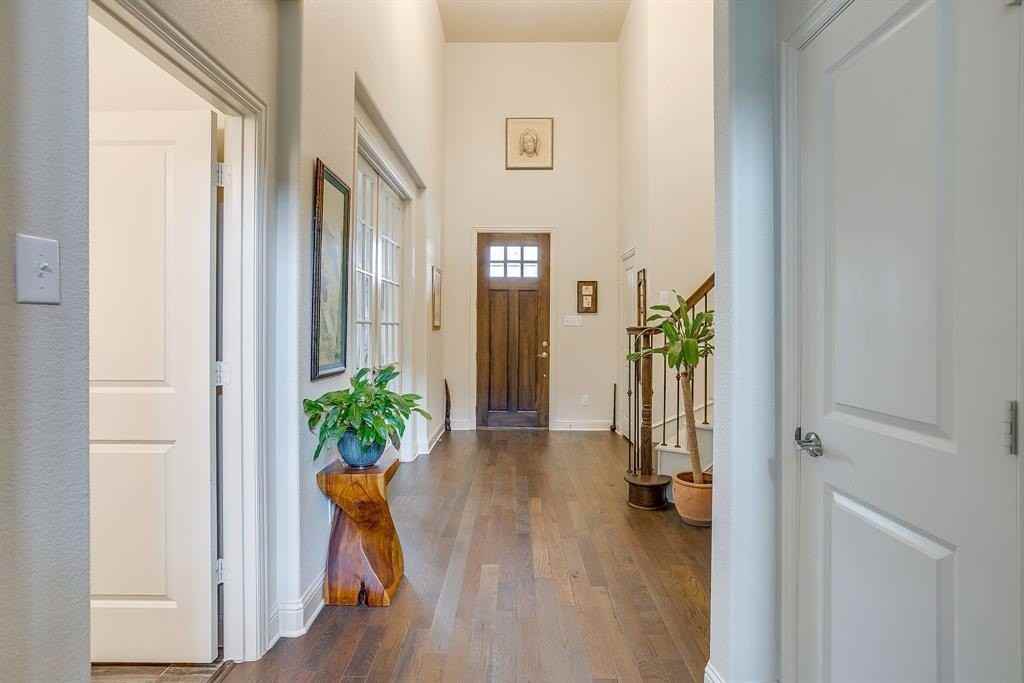 2857 Greenridge Dr - Photo 3 of 38