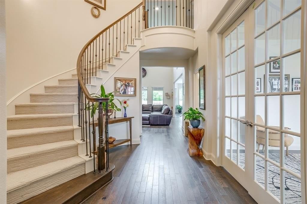 2857 Greenridge Dr - Photo 4 of 38