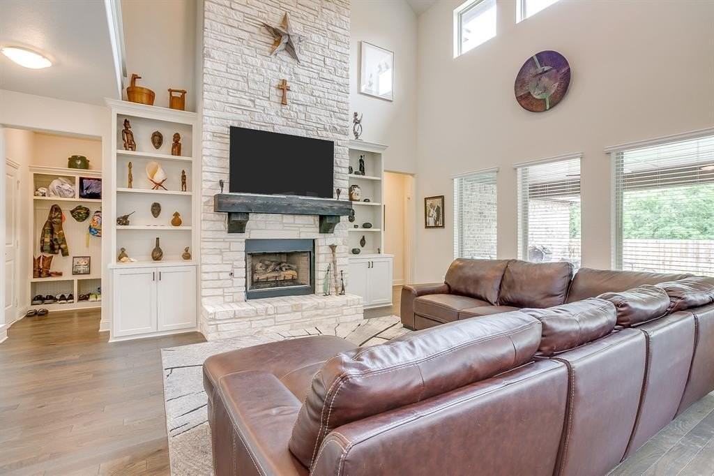 2857 Greenridge Dr - Photo 6 of 38