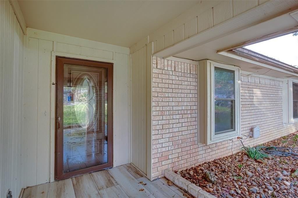 2302 Westpark Way Cir - Photo 4 of 34
