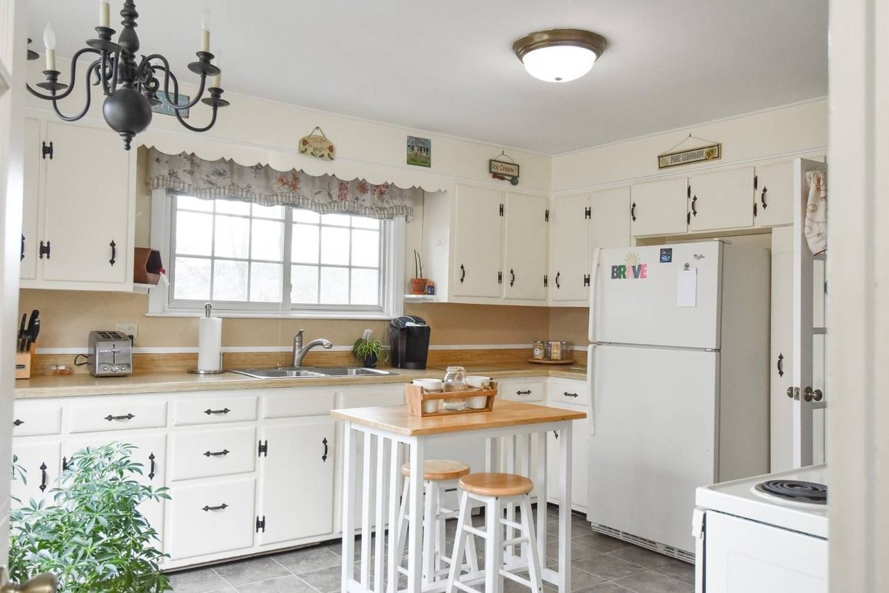257 Spore Rd - Photo 3 of 29