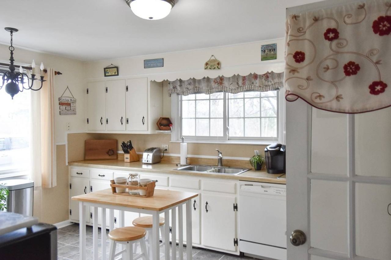 257 Spore Rd - Photo 4 of 29