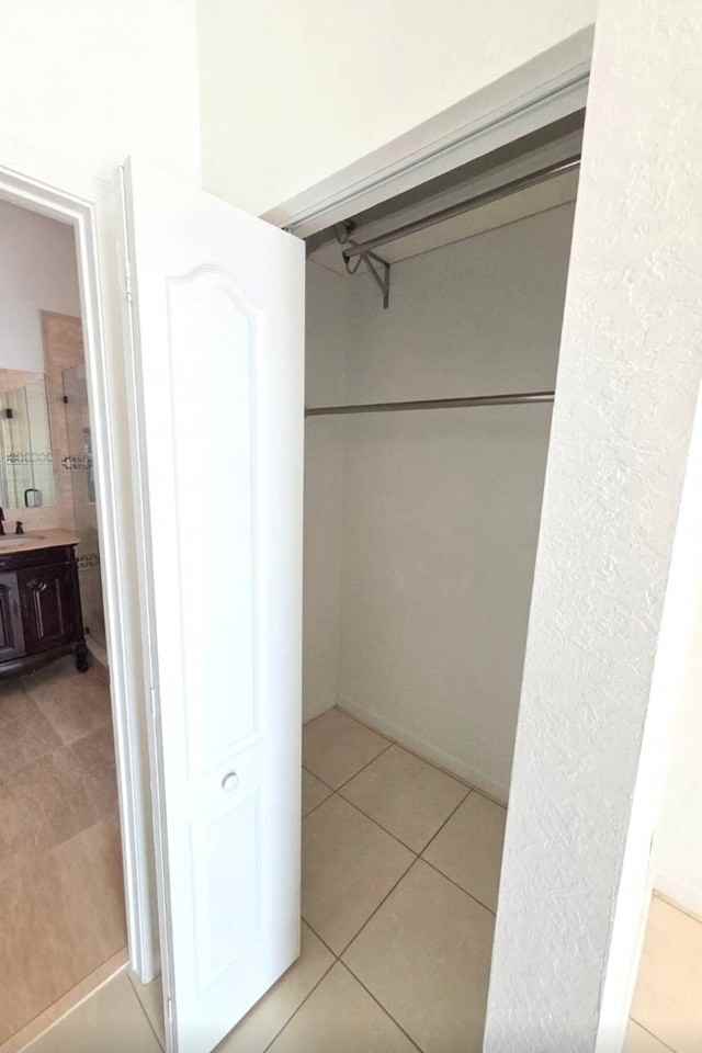 3716 Ne 22nd Pl - Photo 3 of 4