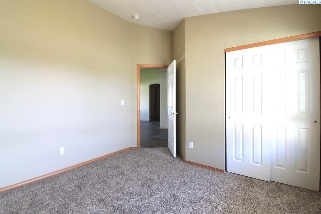 5823 Saddle Creek Ln - Photo 5 of 11