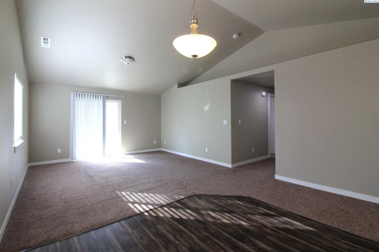 680 Marysville Way - Photo 2 of 8