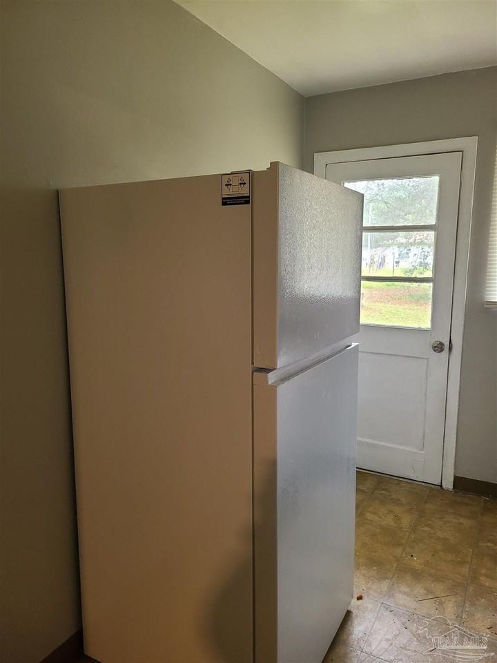 104 Ellinor Ct - Photo 5 of 10