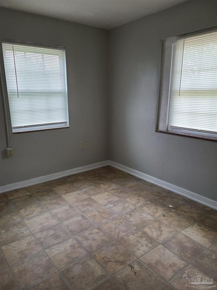 104 Ellinor Ct - Photo 7 of 10