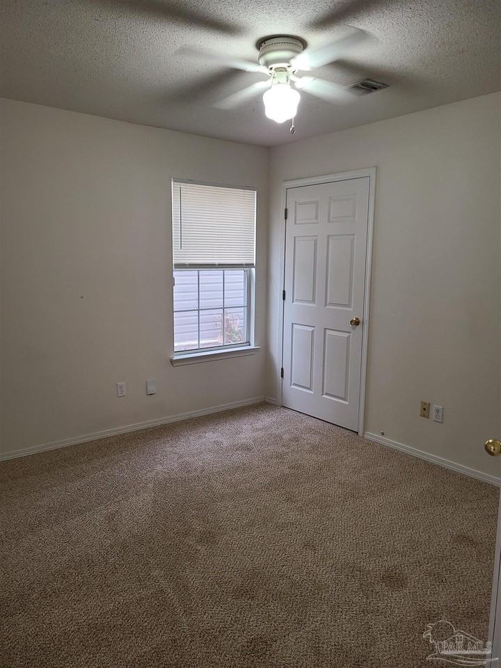 112 Mirabelle Cir - Photo 3 of 25