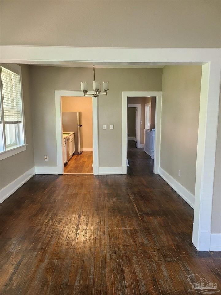 504 N Spring St #B - Photo 3 of 14