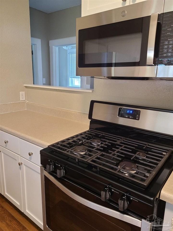504 N Spring St #B - Photo 5 of 14