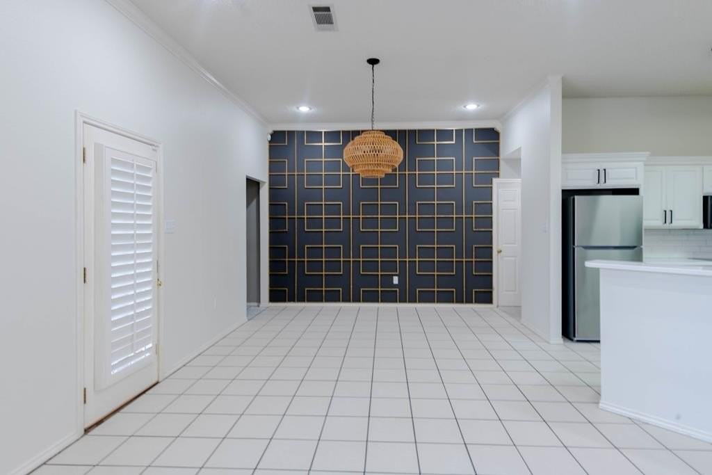 4801 Whitman Dr - Photo 2 of 25