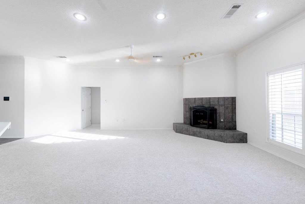 4801 Whitman Dr - Photo 7 of 25
