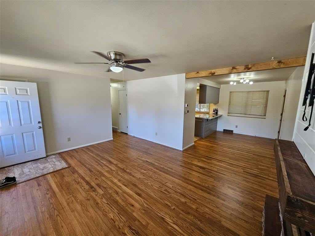 1610 Keaton Ln - Photo 3 of 27