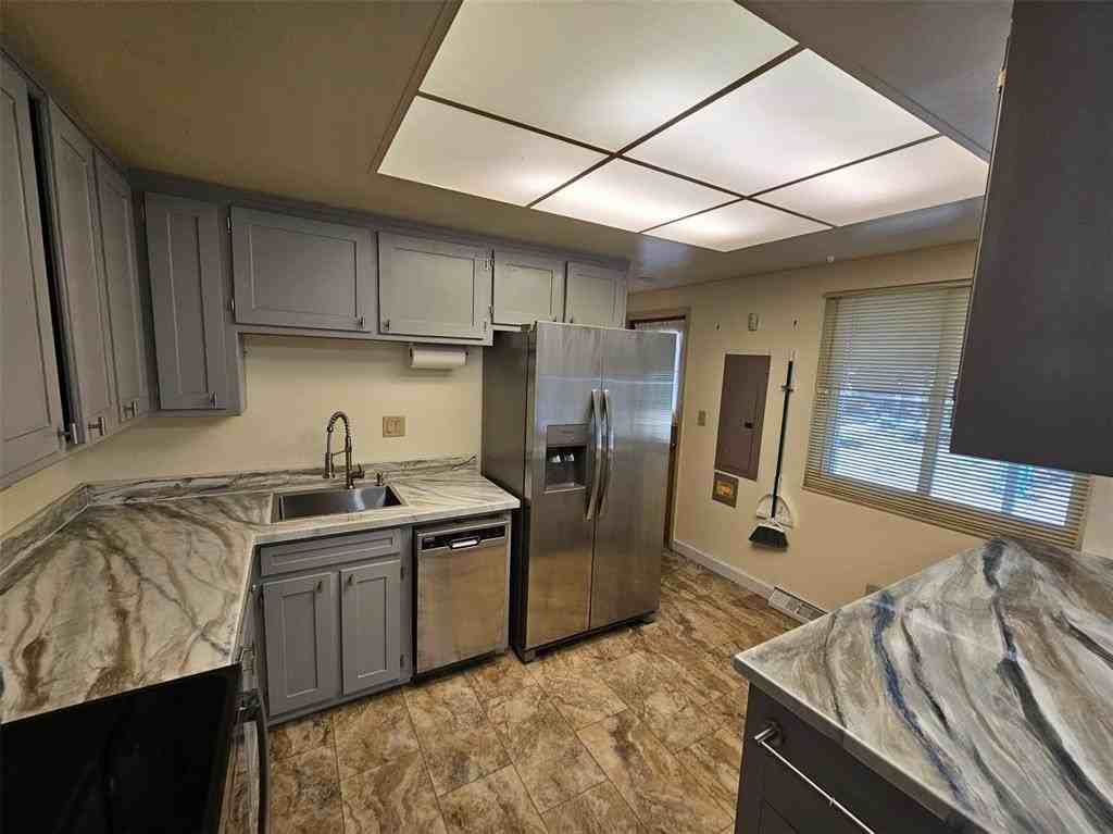 1610 Keaton Ln - Photo 6 of 27