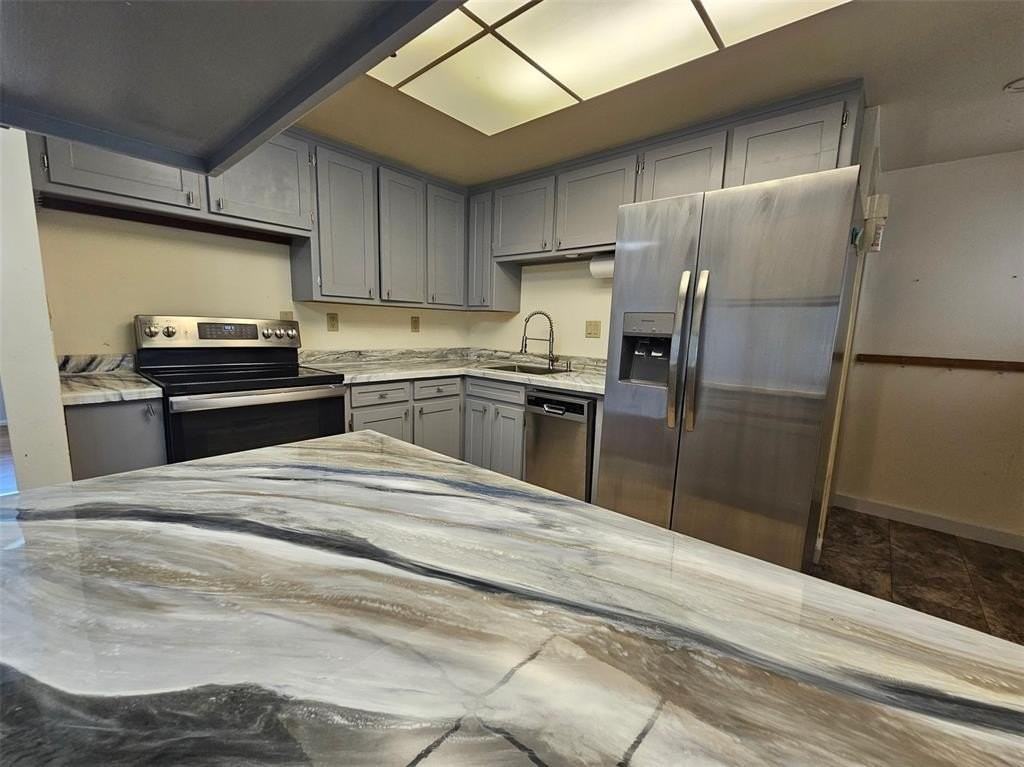 1610 Keaton Ln - Photo 7 of 27