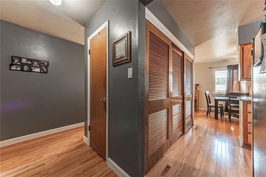 102 Judson St - Photo 2 of 26