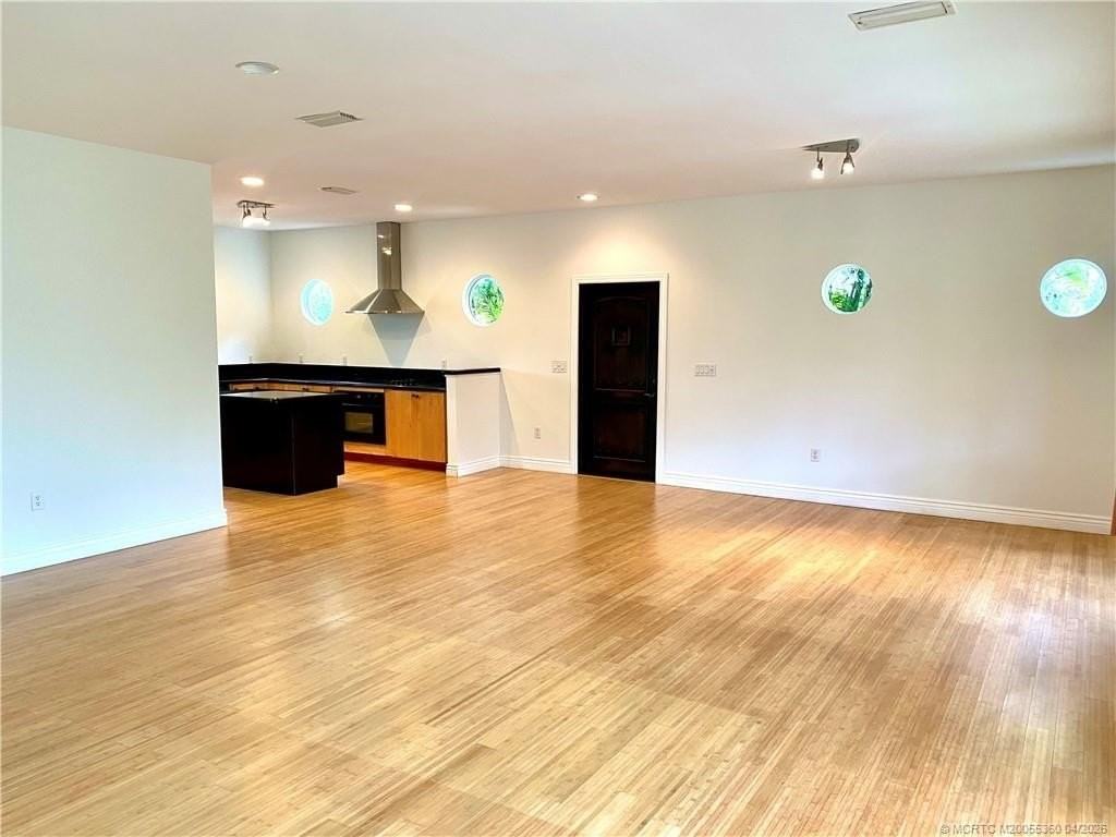 625 Sw Salerno Rd - Photo 6 of 21
