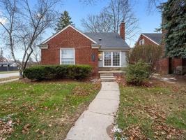 featured image of 2090 Bradford Rd