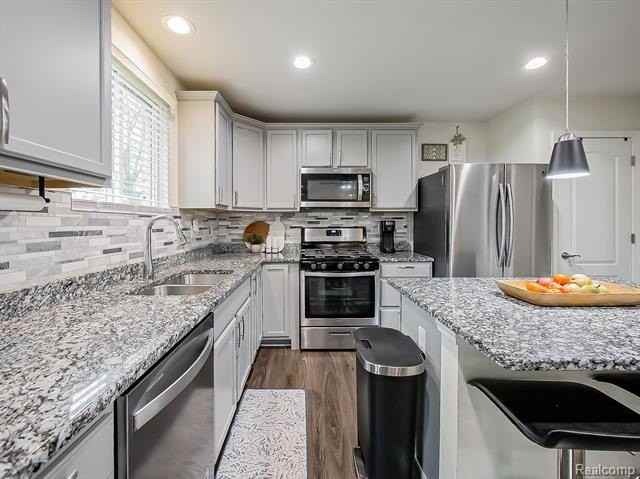 8640 Quincy Dr - Photo 6 of 49