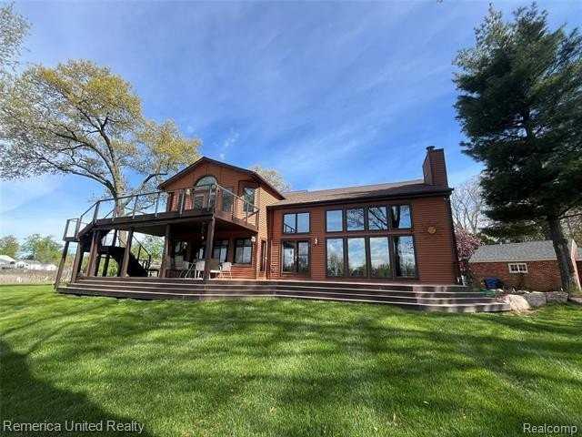 4533 Horseshoe Dr - Photo 4 of 31