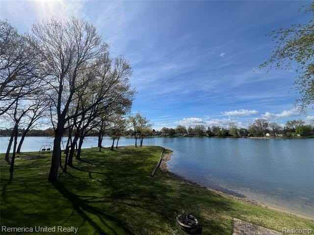4533 Horseshoe Dr - Photo 7 of 31