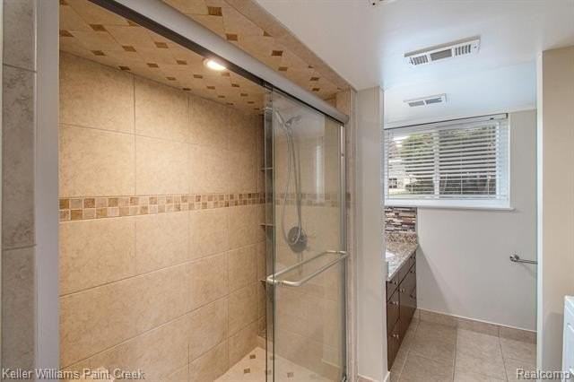 7374 Woodridge Rd - Photo 3 of 29