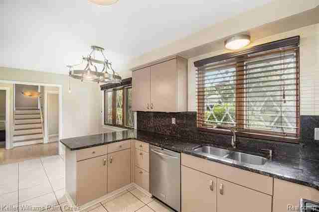 7374 Woodridge Rd - Photo 5 of 29