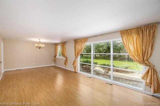 7374 Woodridge Rd - Photo 6 of 29