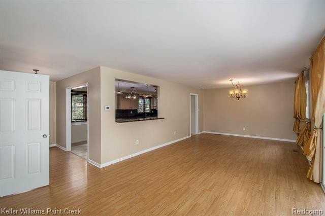 7374 Woodridge Rd - Photo 7 of 29