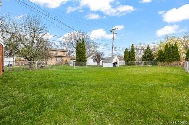 6226 Highview St - Photo 2 of 14