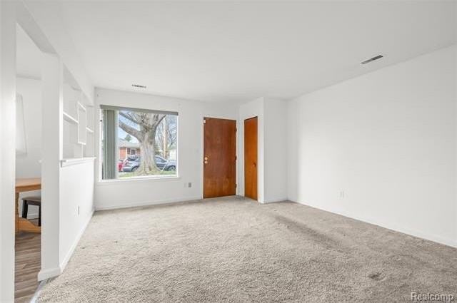6226 Highview St - Photo 3 of 14