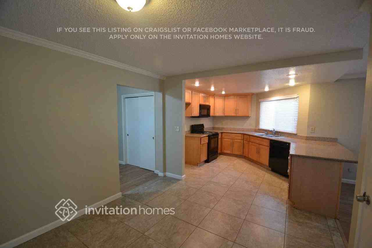 24 Bryce Ave - Photo 3 of 12