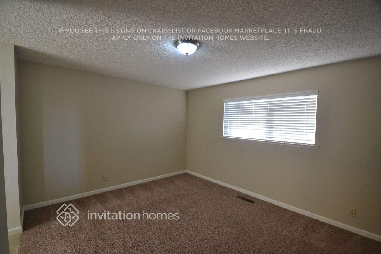 24 Bryce Ave - Photo 5 of 12