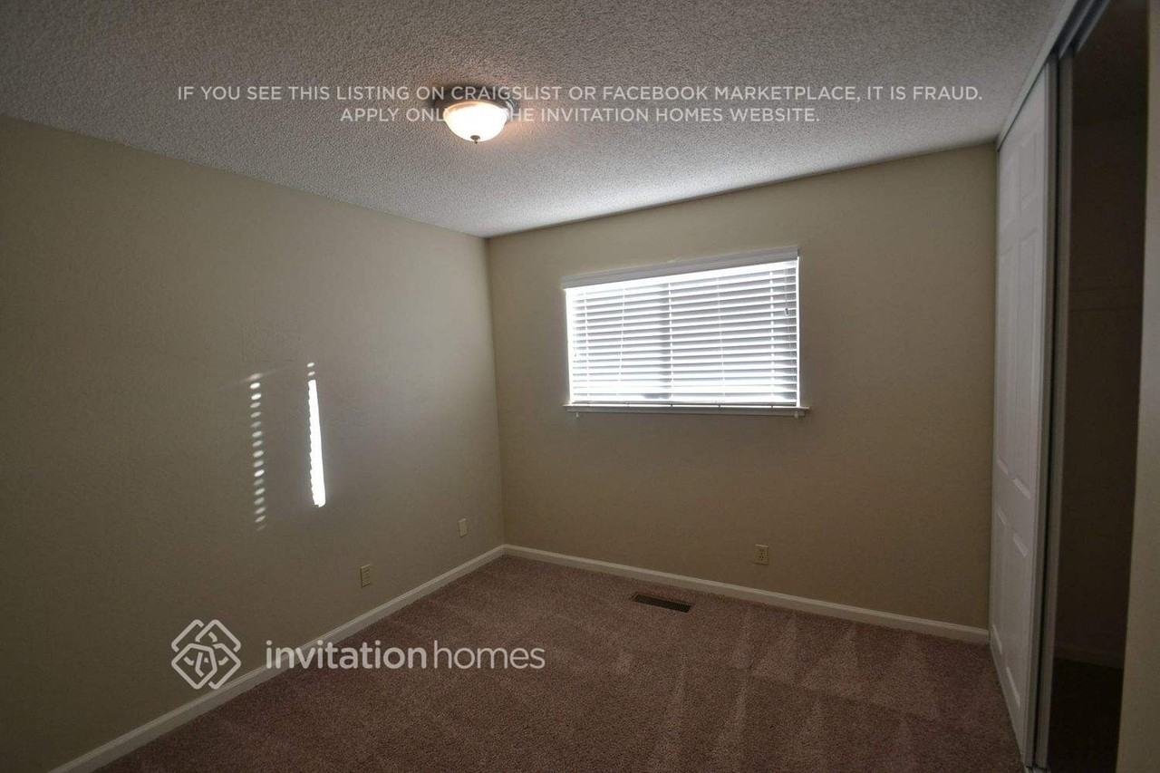 24 Bryce Ave - Photo 6 of 12
