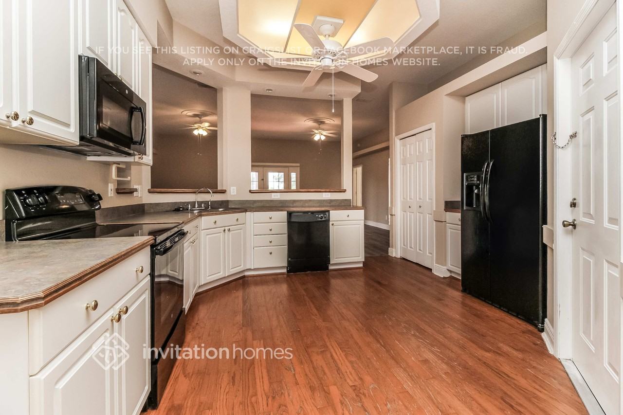 10428 Calle De Flores Dr - Photo 5 of 16