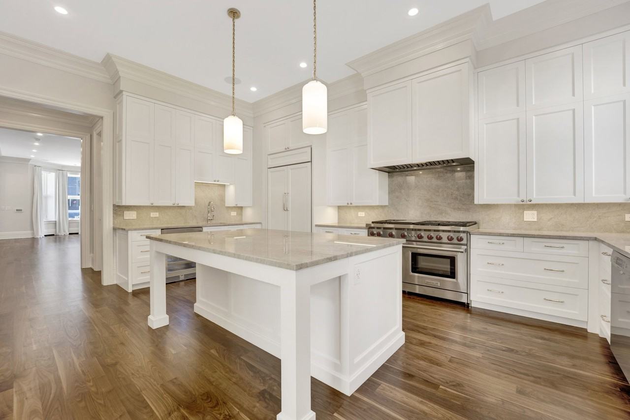 105 W Chestnut St #105 - Photo 5 of 8